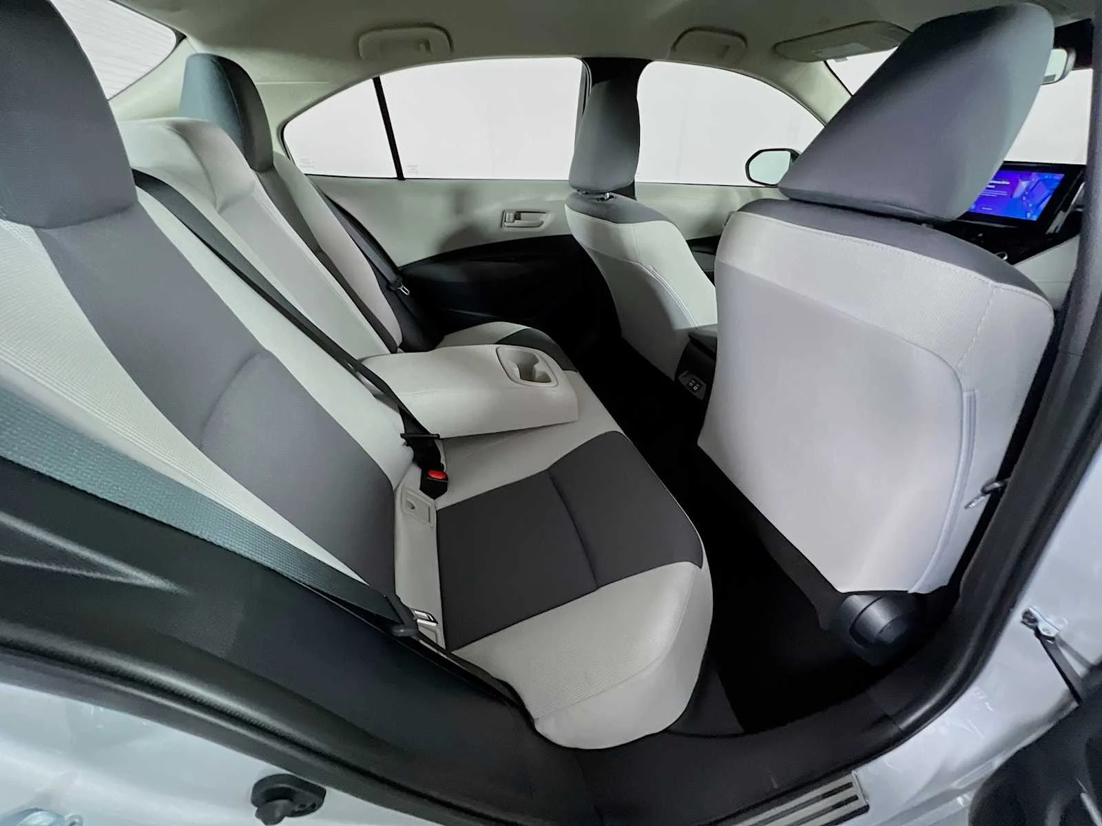 Used 2025 Classic Silver Metallic Toyota LE image 25