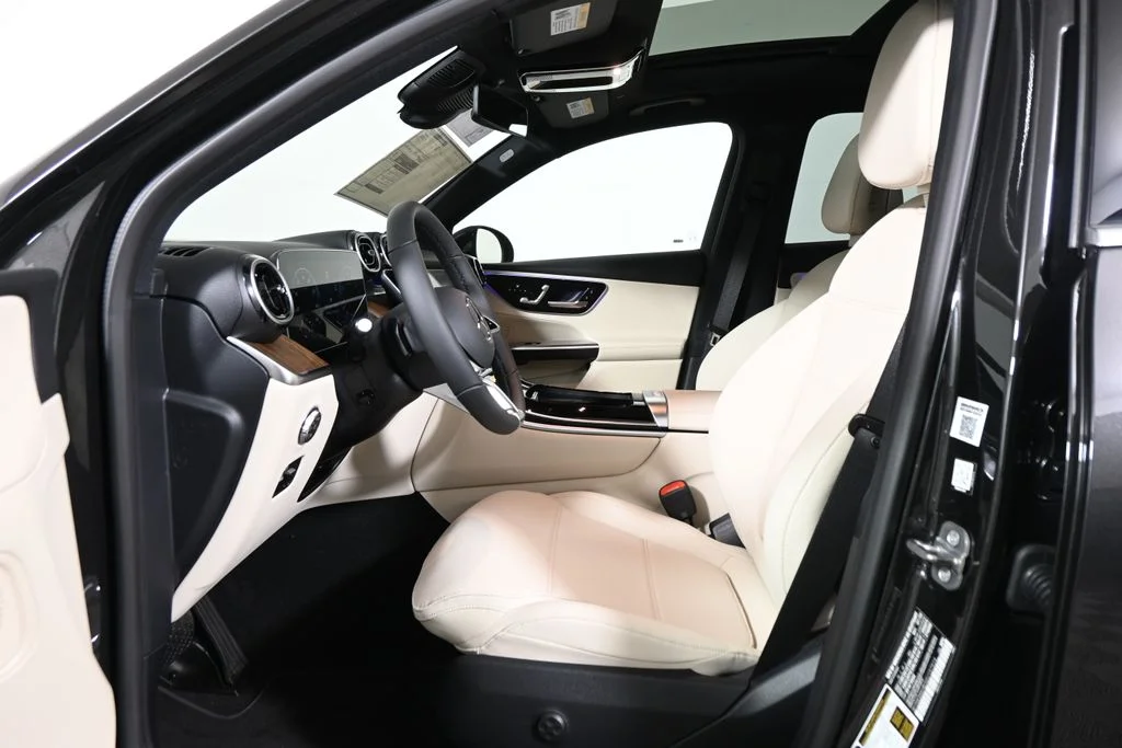 Used 2027 Gray Mercedes-Benz GLC 300 image 3