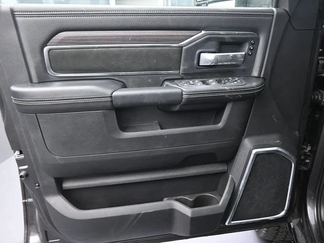 New 2026 Granite Crystal Metallic Clear-Coat Exterior Paint RAM Laramie image 28