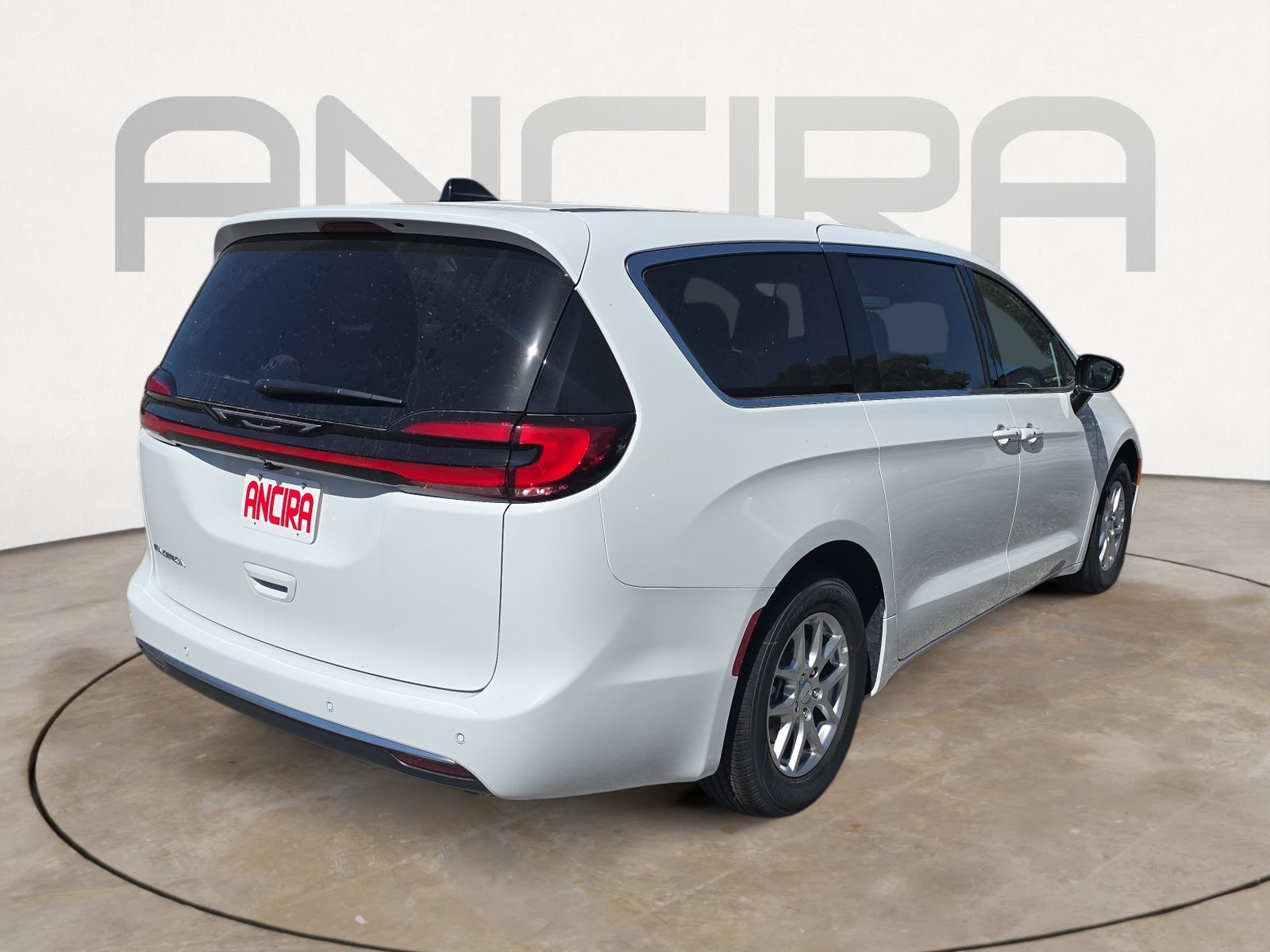 New 2027 Bright White Clearcoat Chrysler Select image 10