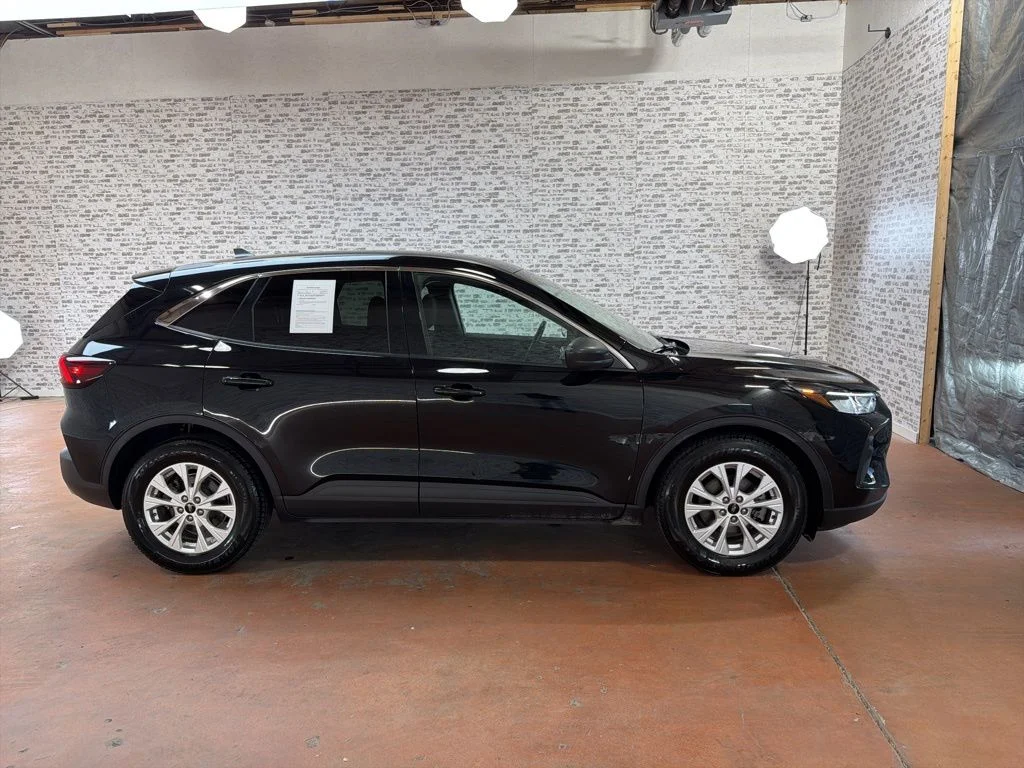 Used 2023 Black Ford Active image 8