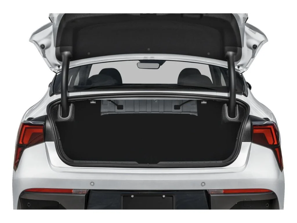 Used 2026 White Kia LXS image 8