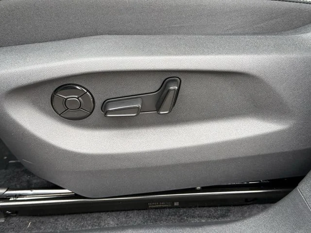 New 2026 Silver Volkswagen 2.0T SE image 19
