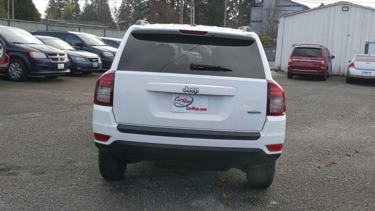 2016 Jeep Compass Latitude photo 2