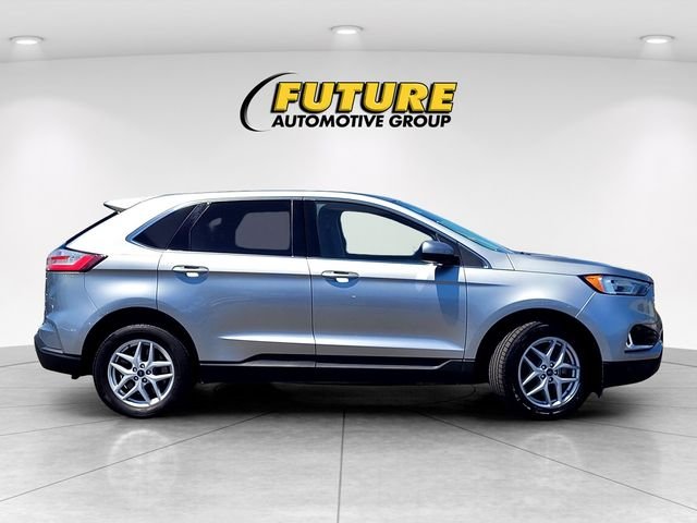 Used 2022 Silver Ford SEL image 3