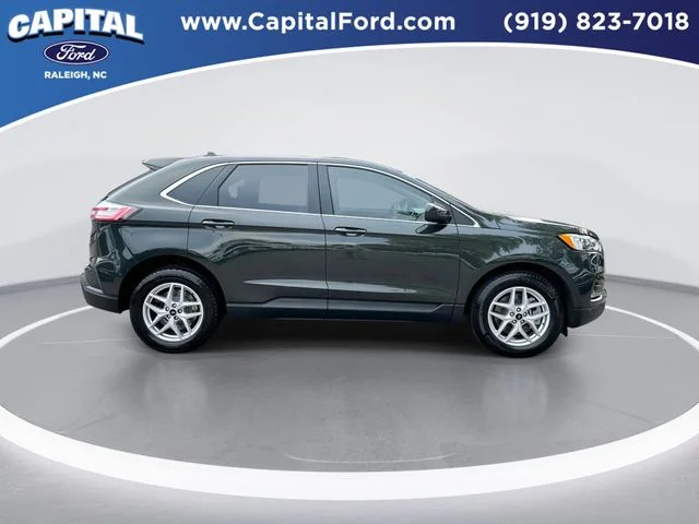 Used 2023 Green Ford SEL image 9