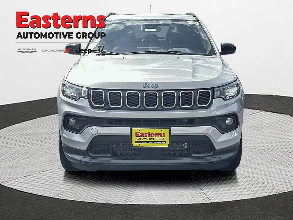 New 2026 Silver Zynith Metallic Clear-Coat Exterior Paint Jeep Latitude image 2