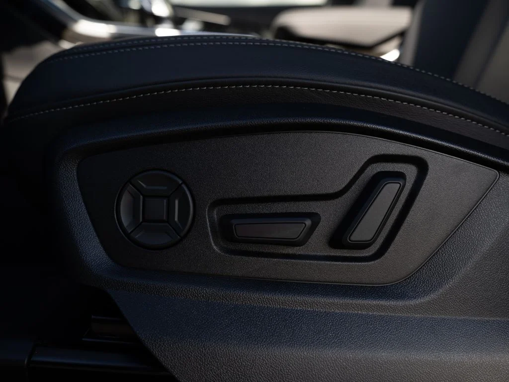 Used 2025 White Audi  image 21