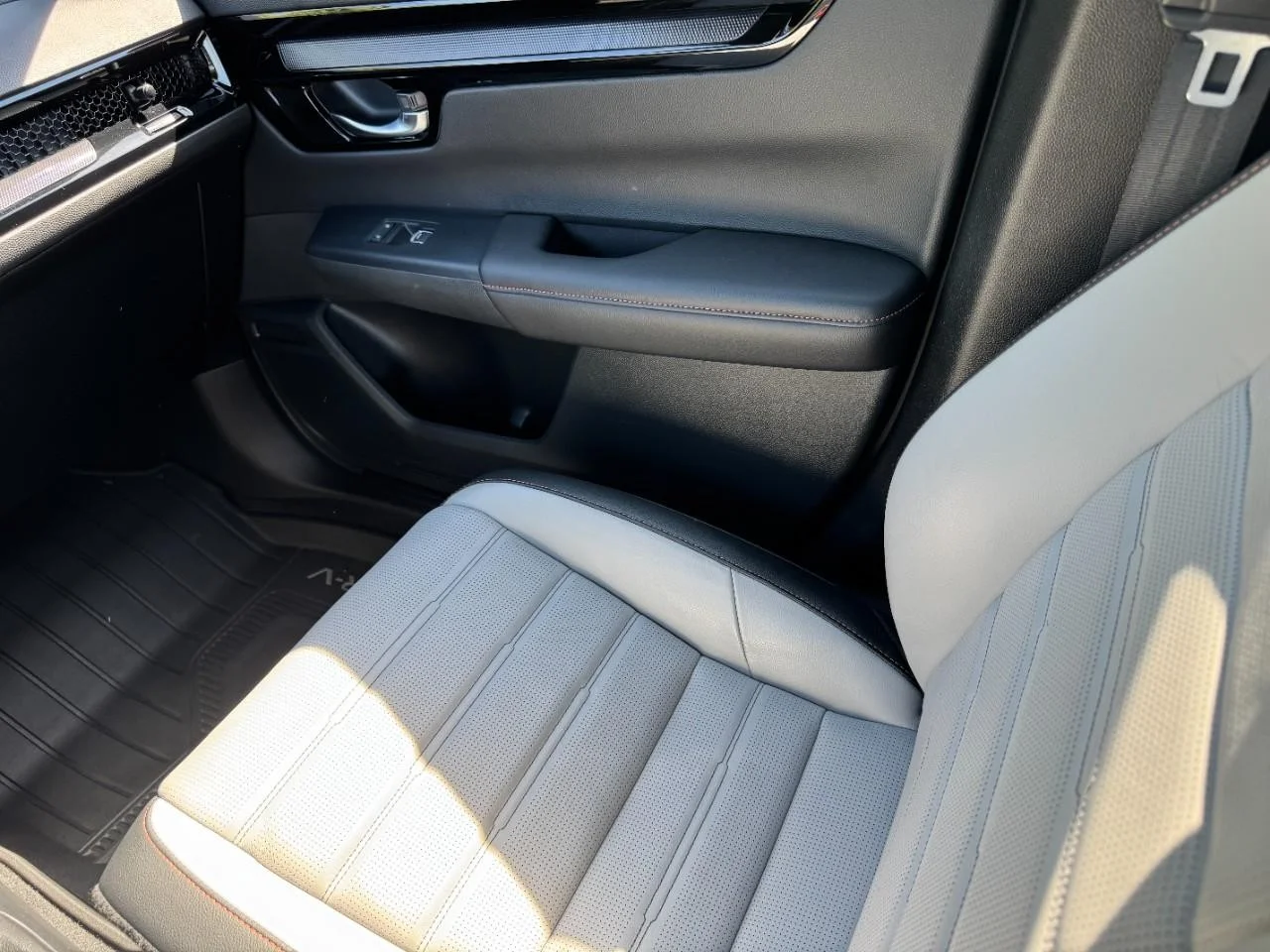 2026 Honda CR-V Sport Touring - Photo 17
