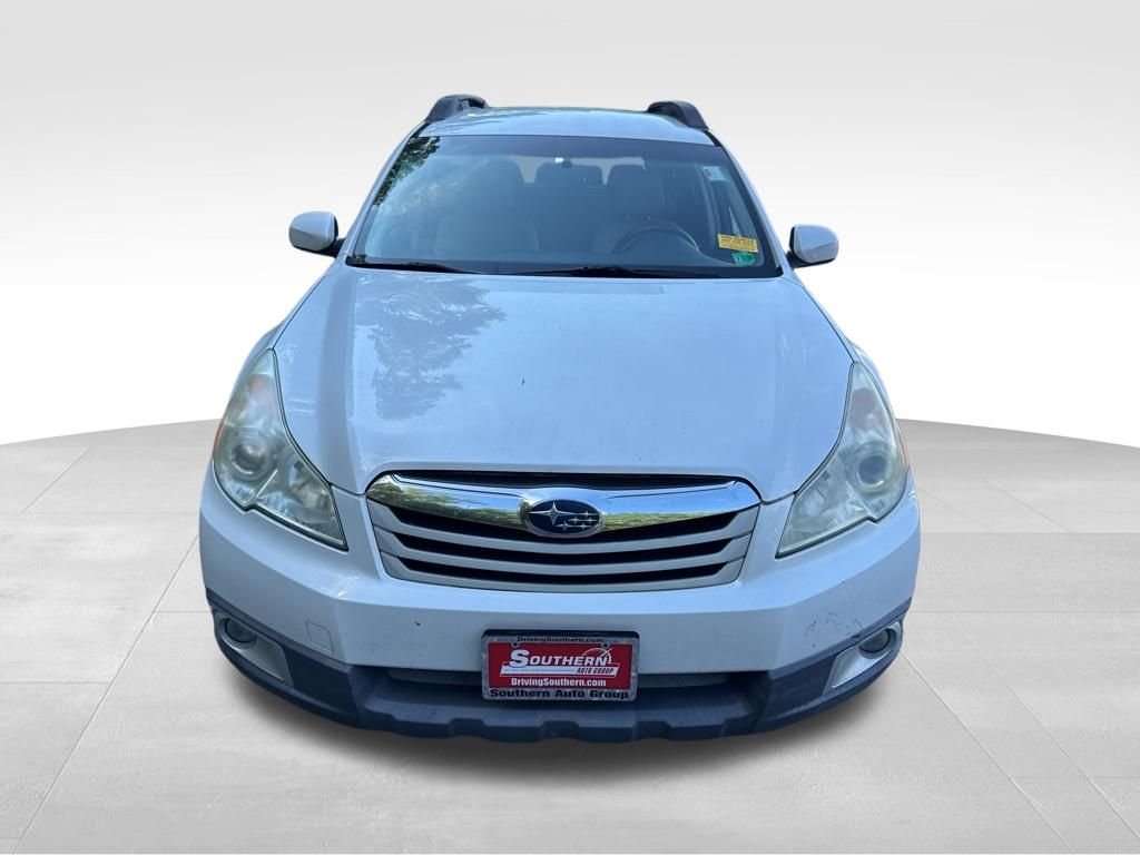 Used 2010 White Subaru 2.5i Premium image 5
