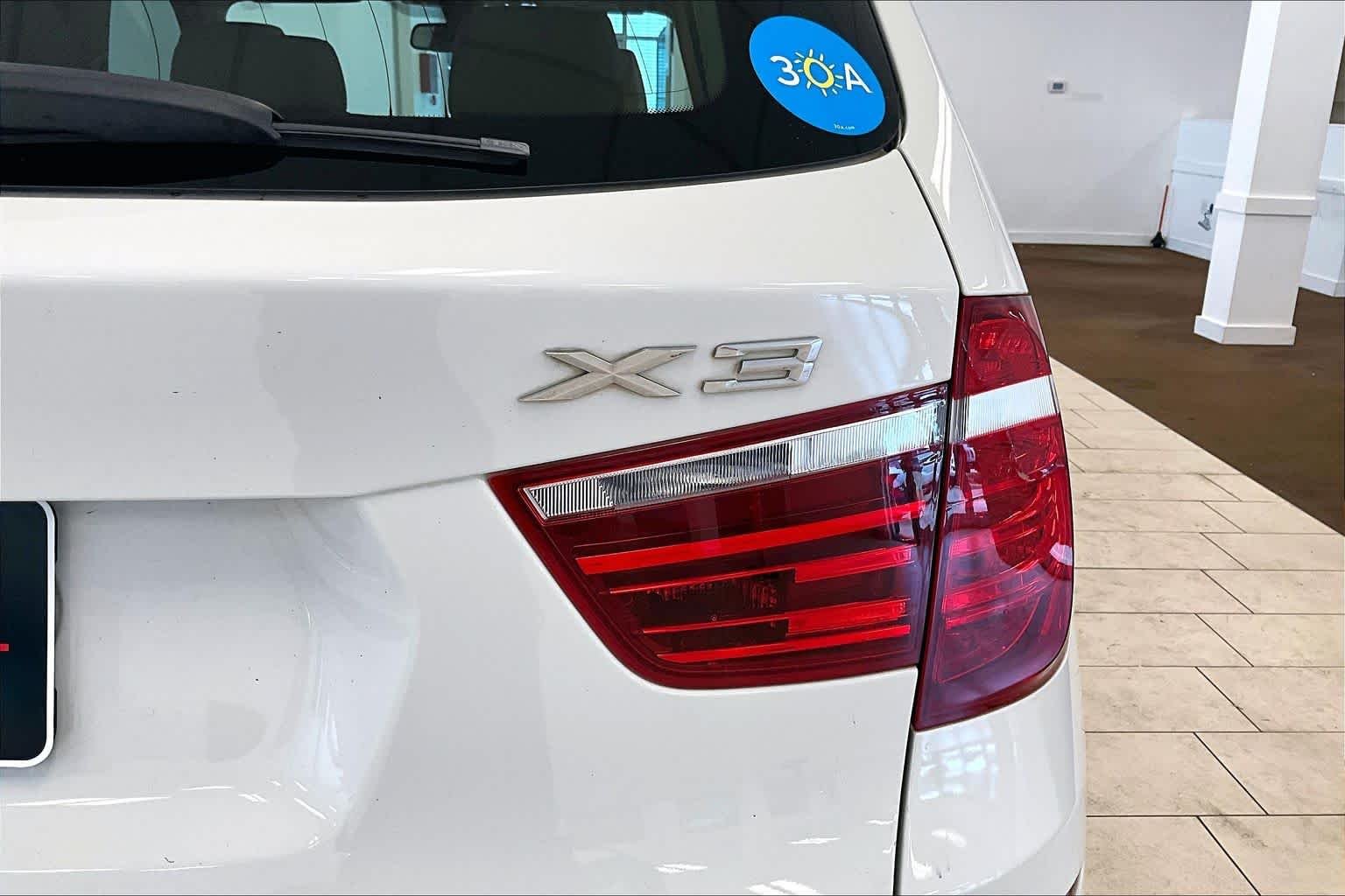 Used 2017 Alpine White BMW xDrive28i image 29