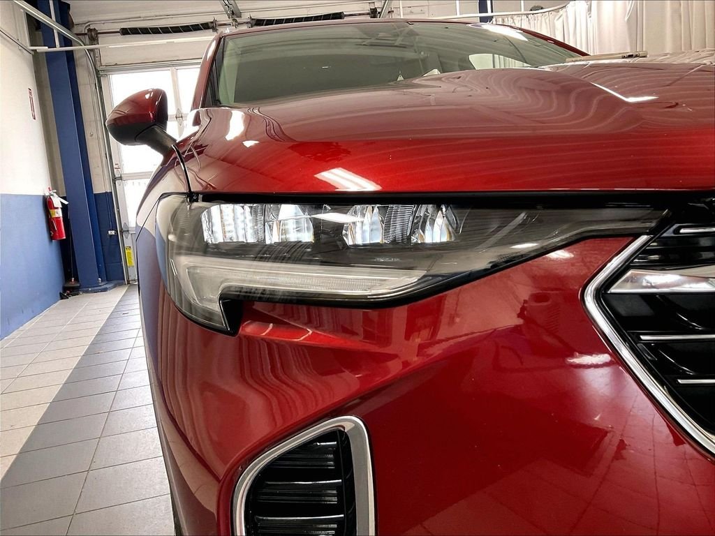 Used 2023 Red Buick Preferred image 33