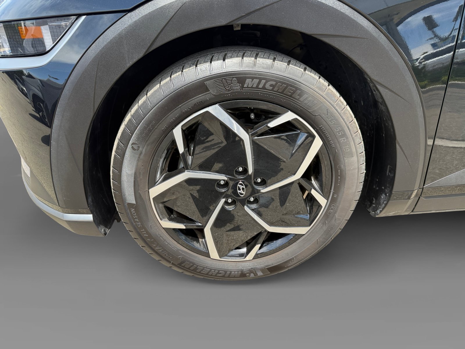 Certified Used 2024 Abyss Black Hyundai SEL image 9