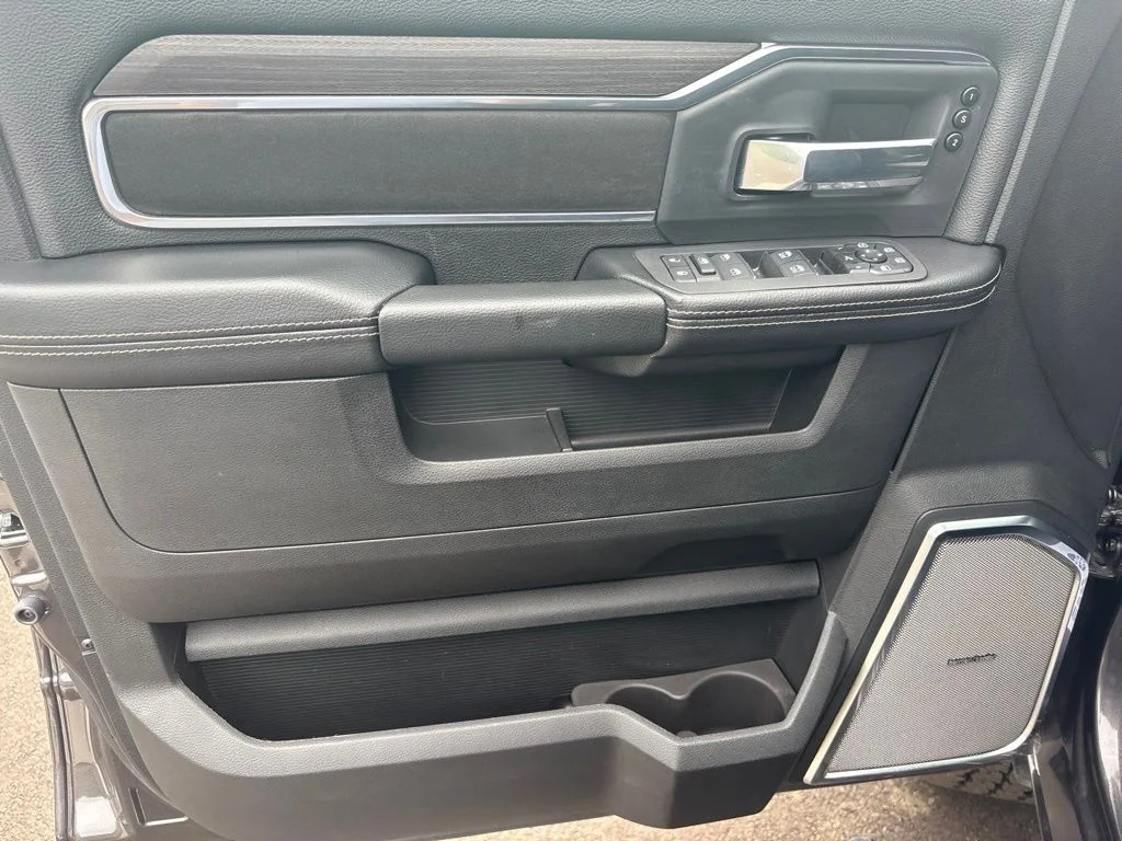 New 2026 Granite Crystal Metallic Clear-Coat Exterior Paint RAM LARAMIE image 17