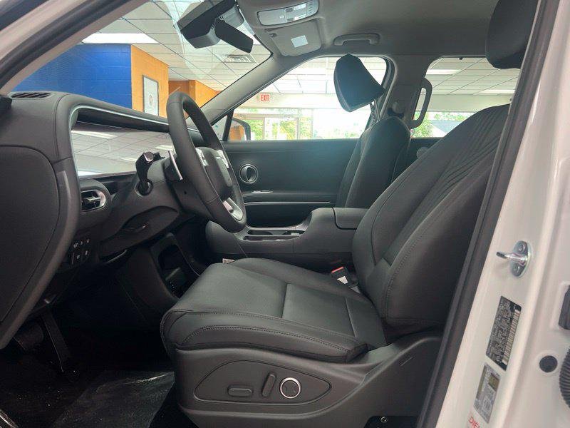 New 2027 White Hyundai SEL 8P image 18