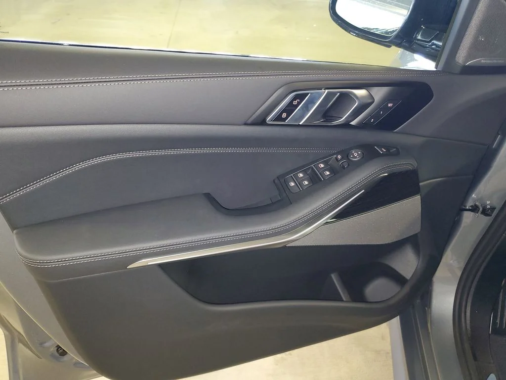 Used 2026 Gray BMW sDrive40i image 14