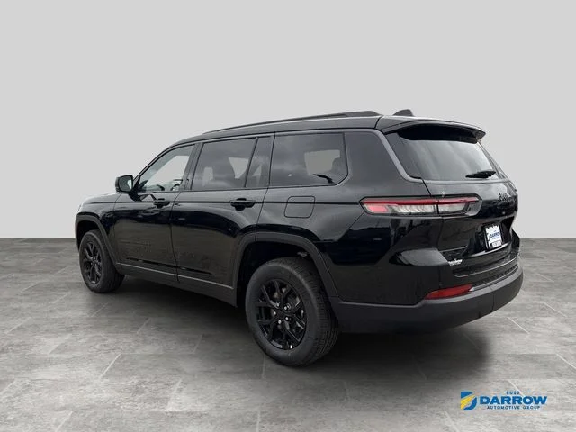 New 2026 Diamond Black Crystal Pearl-Coat Exterior Paint Jeep Laredo image 5