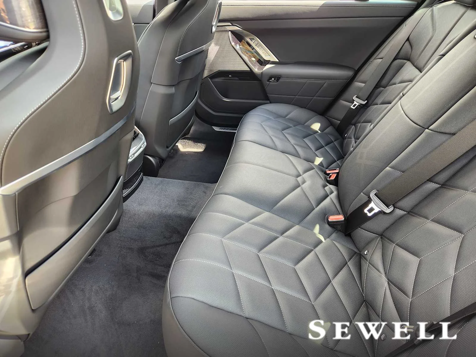 New 2026 Oxide Grey Metallic BMW 740i image 7