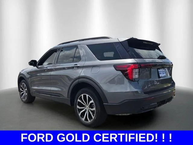 Certified Used 2025 Gray Metallic Ford ST-Line image 3