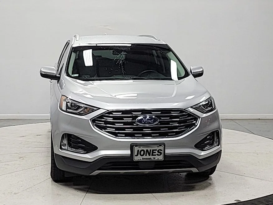 Used 2019 Silver Ford SEL image 2