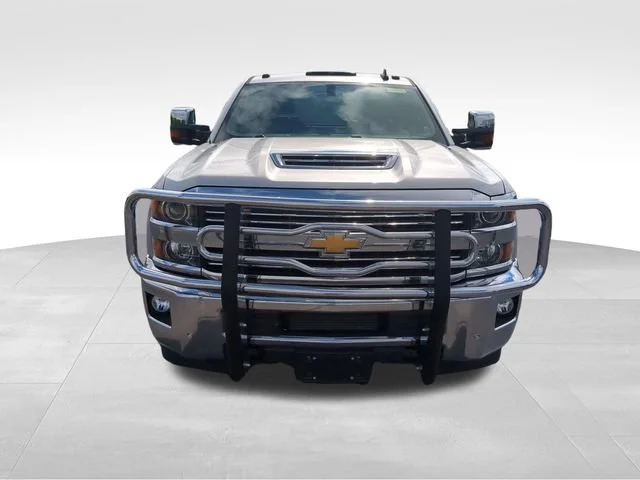 Used 2018 SILVER ICE METALLIC Chevrolet LTZ image 10