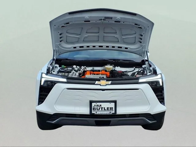 New 2026 Summit White Chevrolet LT image 21