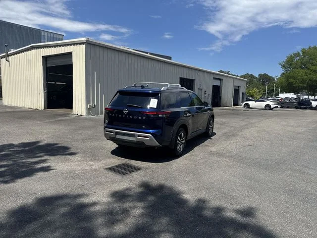 Used 2023 Blue Nissan SL image 5