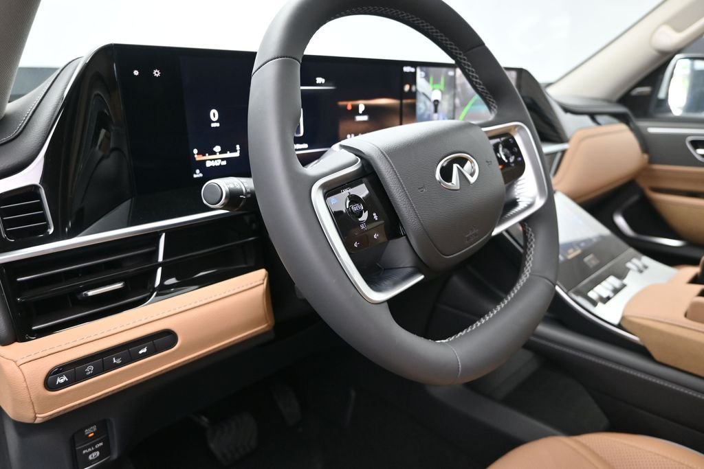 New 2026 RADIANT WHITE INFINITI Luxe 2WD image 12