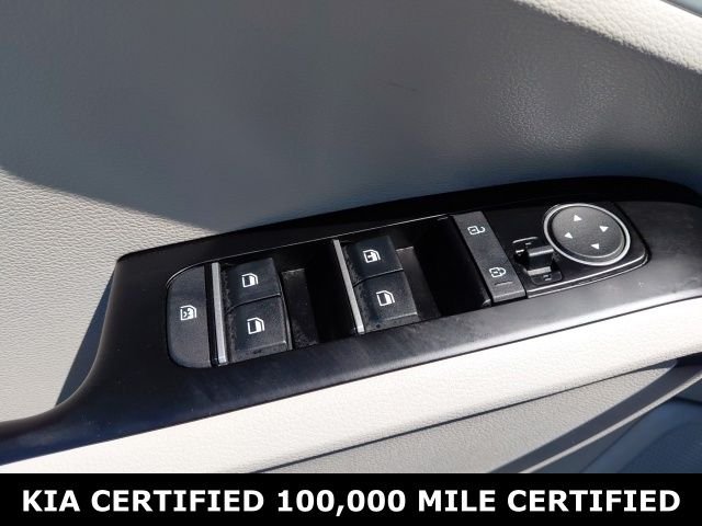 Used 2025 Black Kia LX image 17