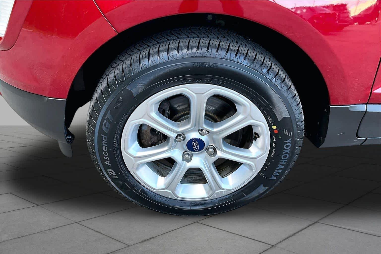 Used 2020 Ruby Red Metallic Tinted Clearcoat Ford SE image 11