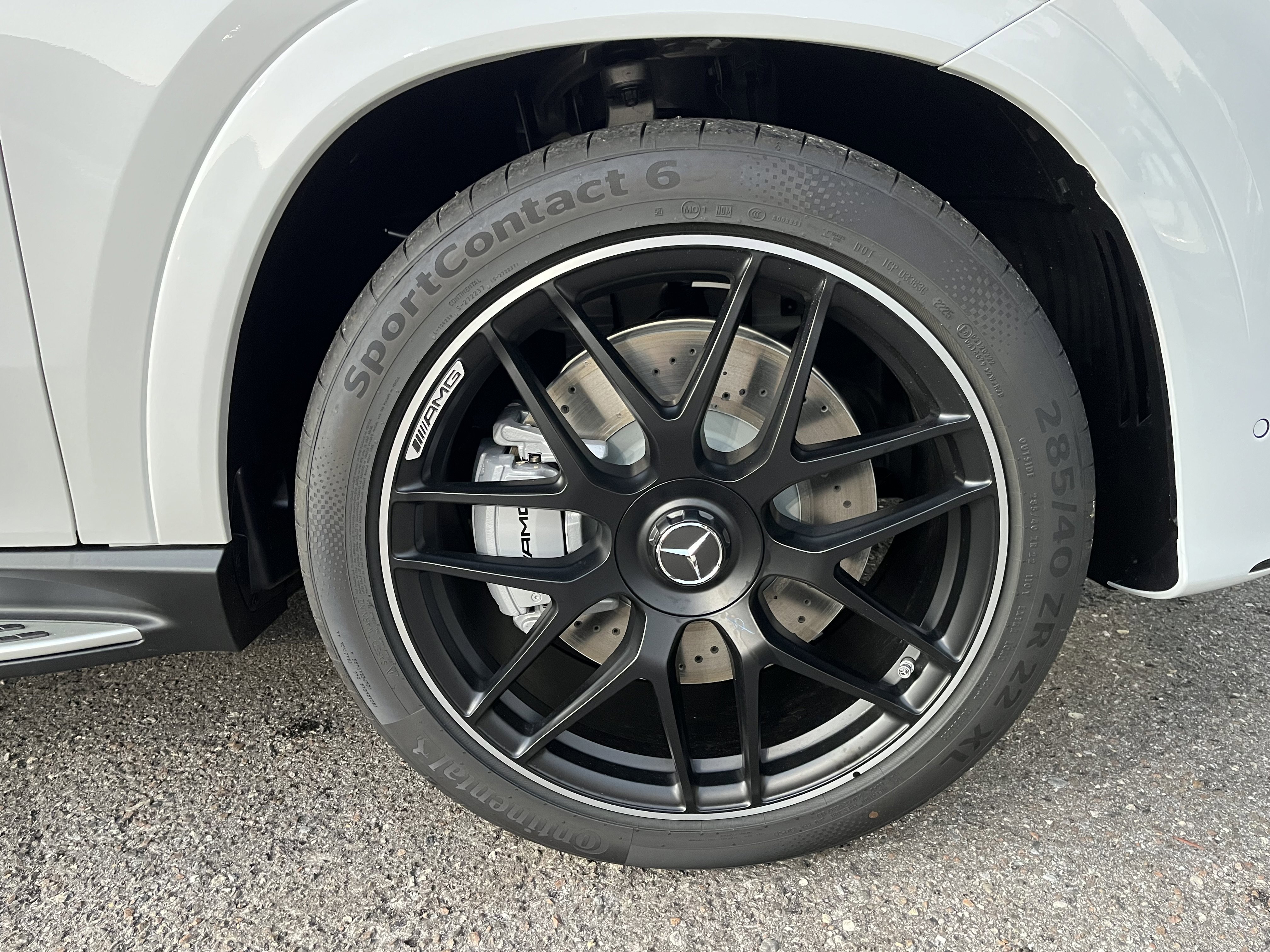 New 2026 MANUFAKTUR Moonlight White Metallic Mercedes-Benz AMG® GLE 53 image 11