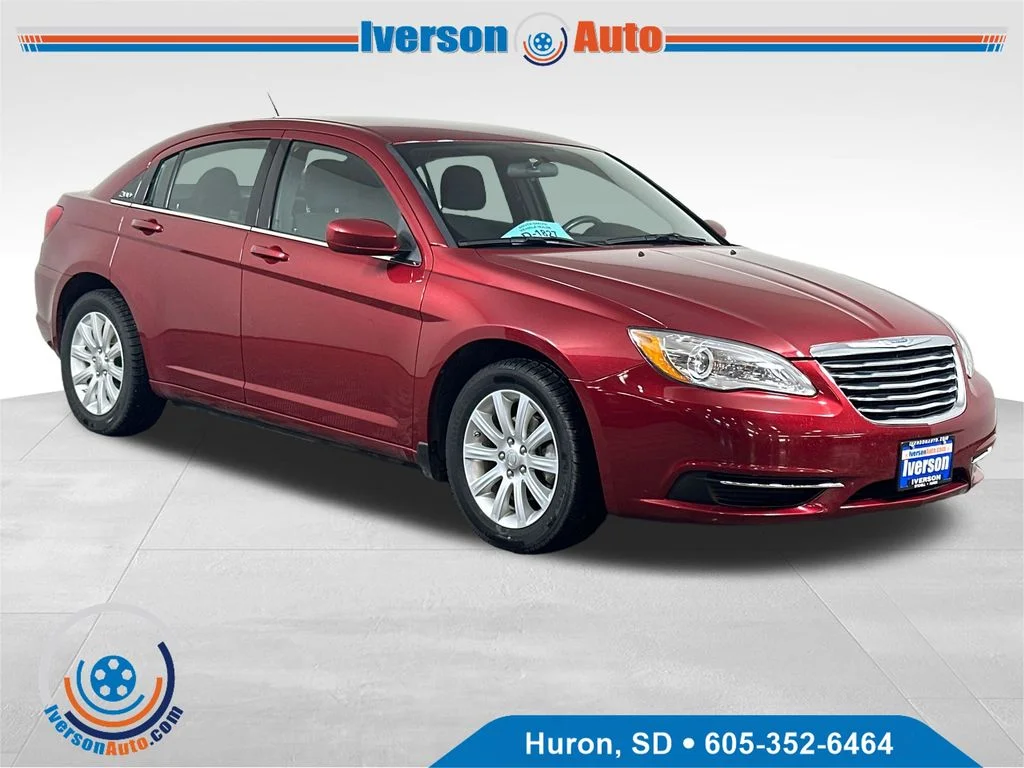 Used 2013 Red Chrysler Touring image 1