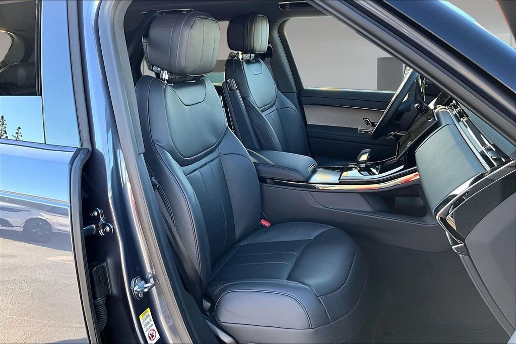 New 2026 VARESINE BLUE Land Rover SE image 11