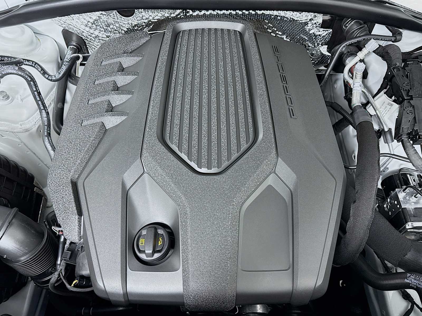 2026 Porsche Macan T - Photo 32
