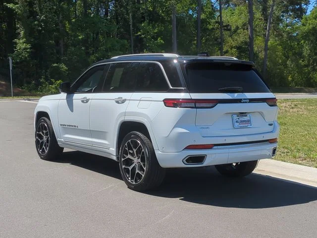 Used 2022 White Jeep Summit Reserve image 11