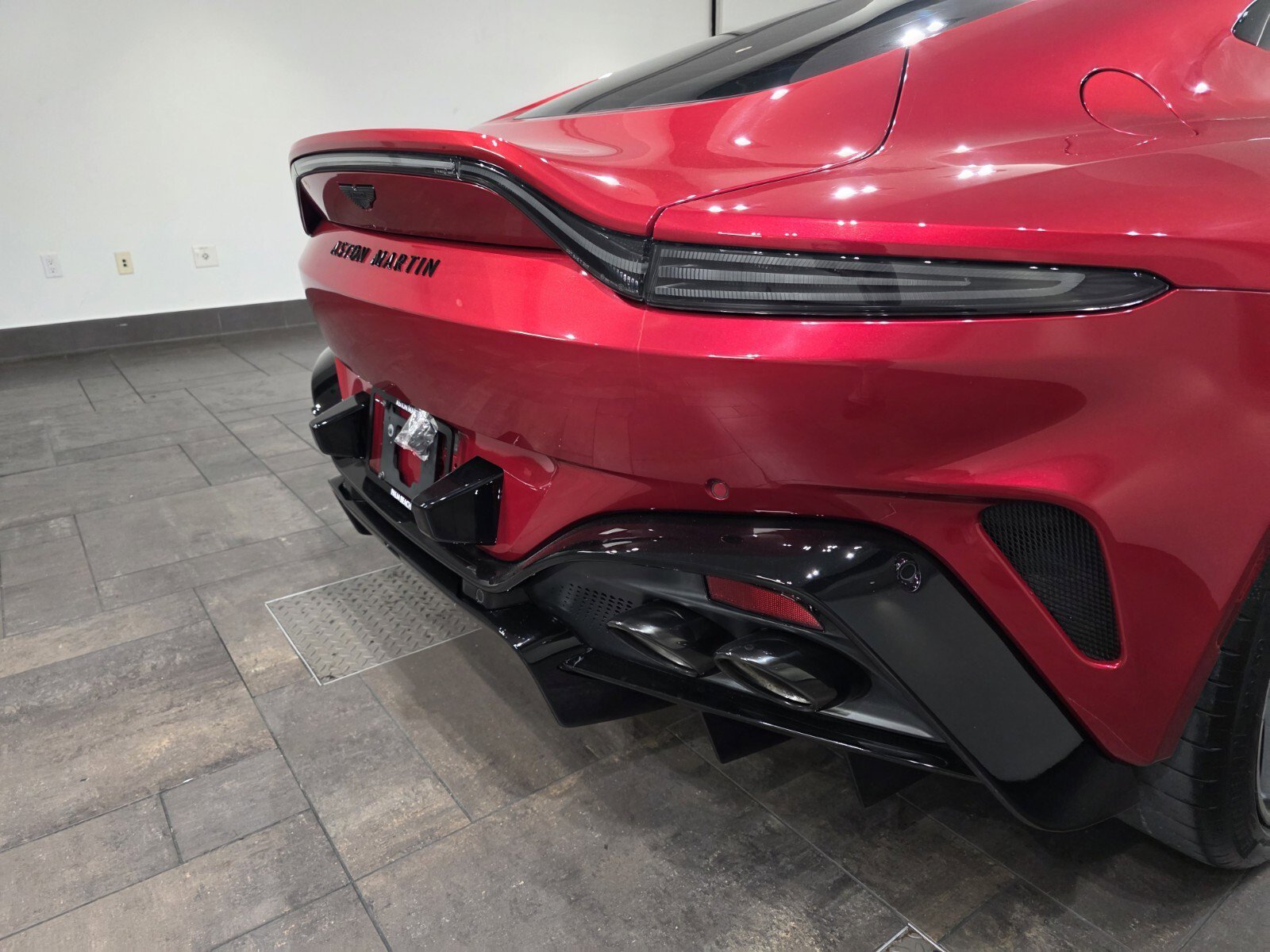 Used 2025 Hyper Red Aston Martin Coupe image 8