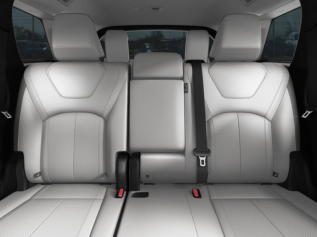 New 2027 RADIANT WHITE INFINITI Luxe AWD image 8
