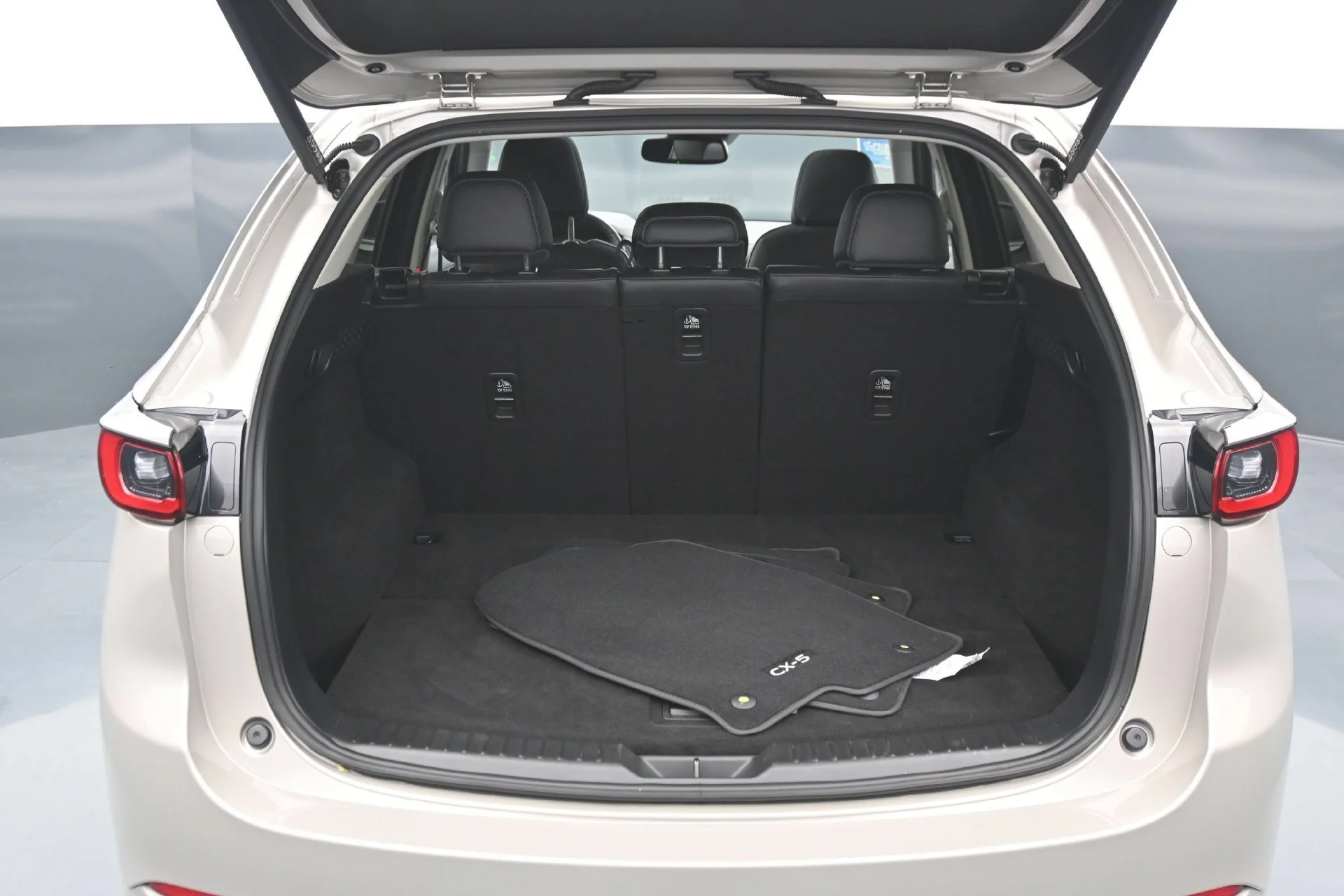 Used 2025 Platinum Quartz Metallic Mazda 2.5 S Preferred Package image 15