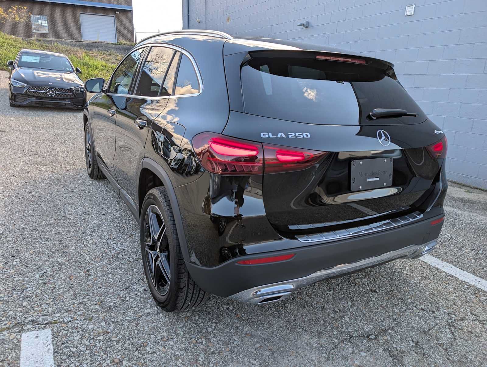 New 2026 Night Black Mercedes-Benz GLA 250 image 9
