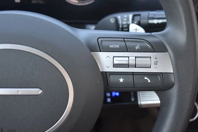 Used 2024 White Hyundai SEL image 20