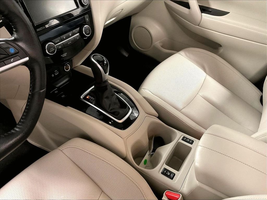 Used 2021 Red Nissan SL image 20