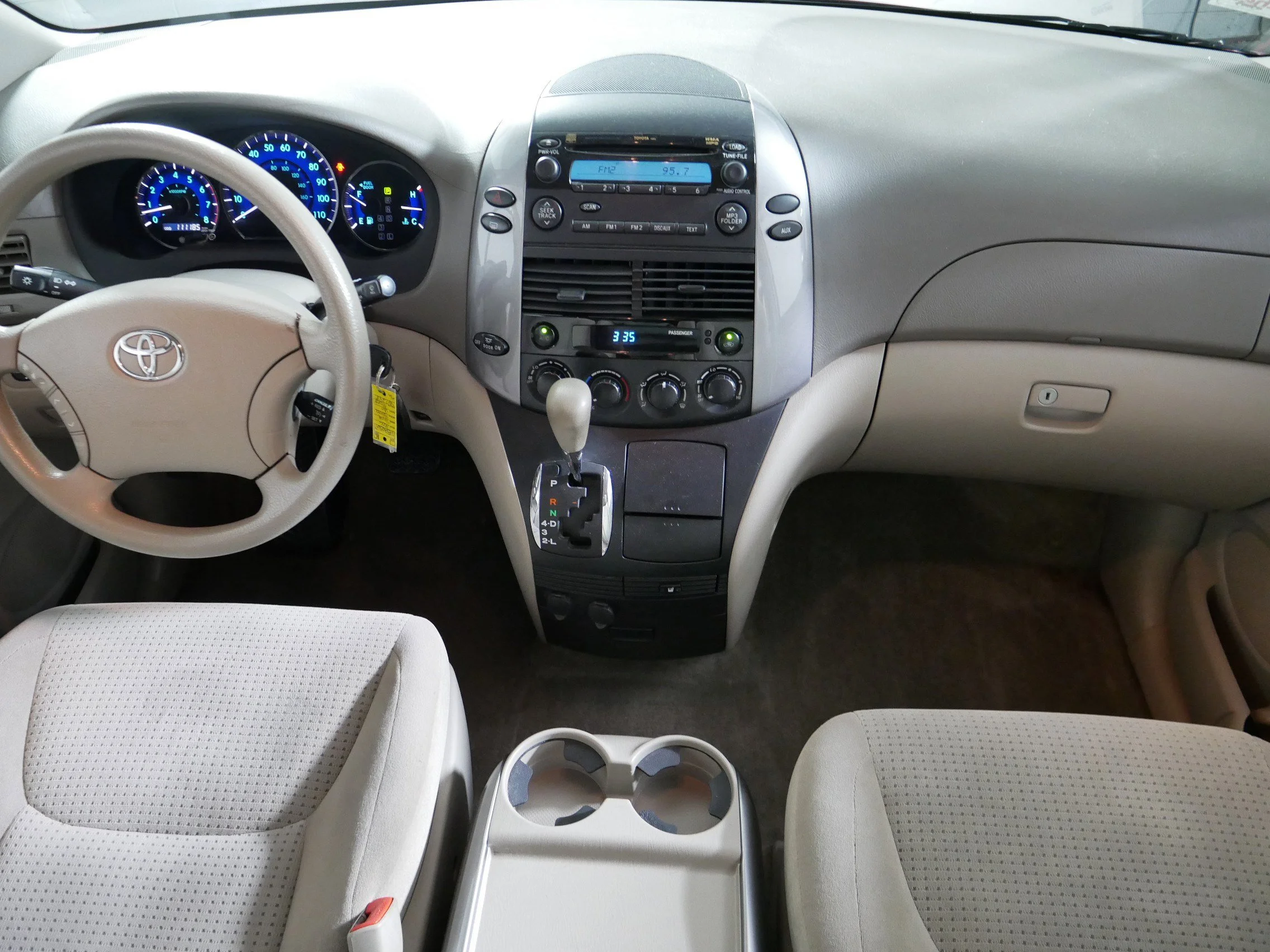 Used 2006 Salsa Red Pearl Toyota LE image 10