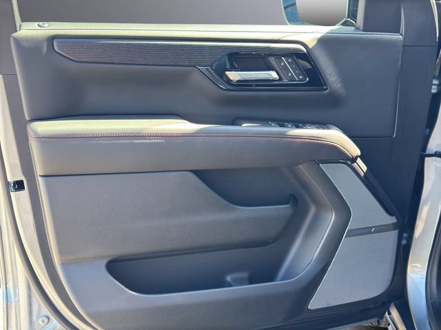 2026 GMC Yukon AT4 Ultimate - Photo 13