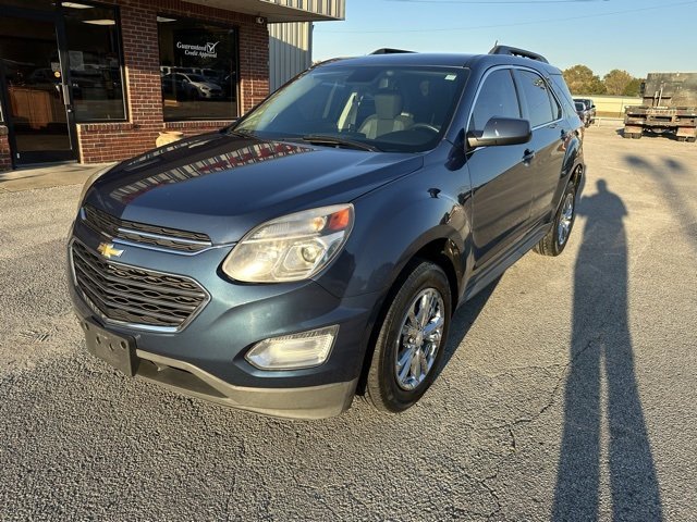 2016 Chevrolet Equinox LT photo 2