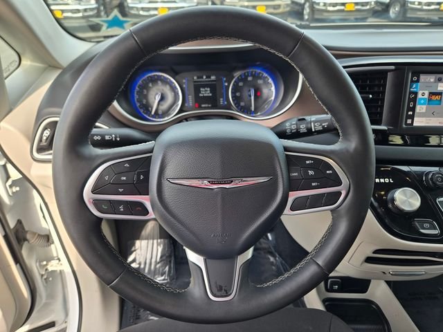 Used 2024 White Chrysler LX image 20