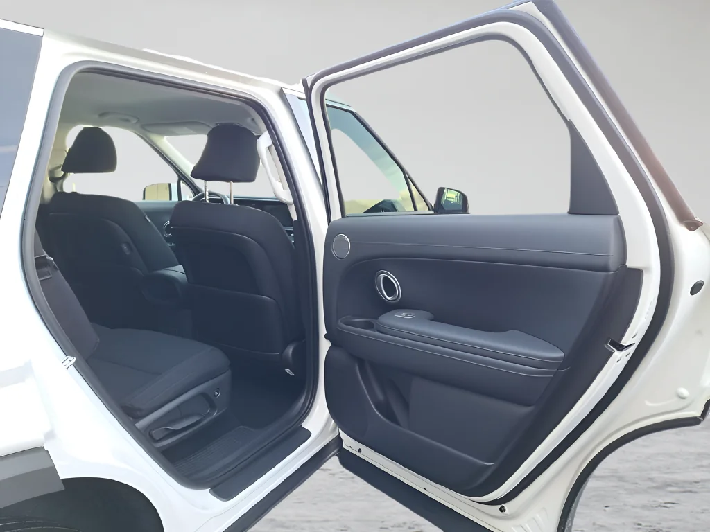 New 2026 White Hyundai SE image 13