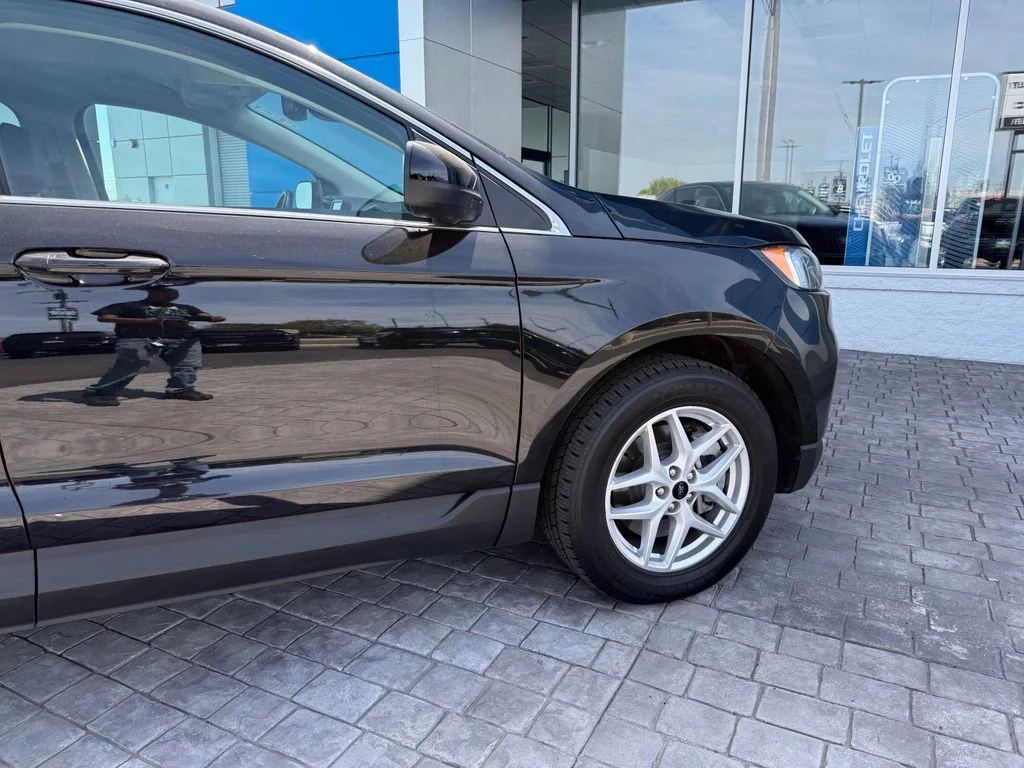 Used 2024 Black Ford SEL image 13
