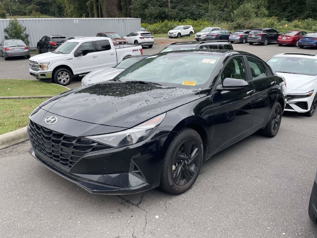 Used 2023 Black Hyundai Blue image 3