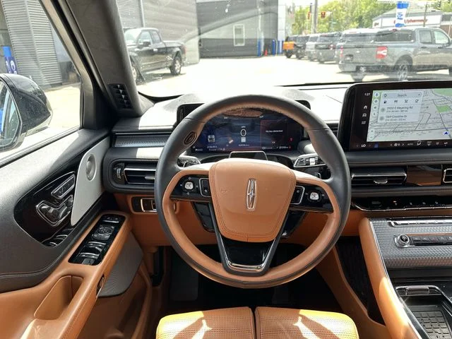 Used 2025 White Lincoln Black Label image 13