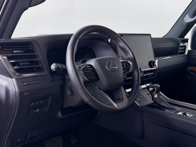 Used 2025 Caviar Lexus 550 Luxury+ image 9